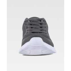 Scarpe sportive con lacci