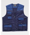 Gilet estivo abbinato a dettagli riflettenti